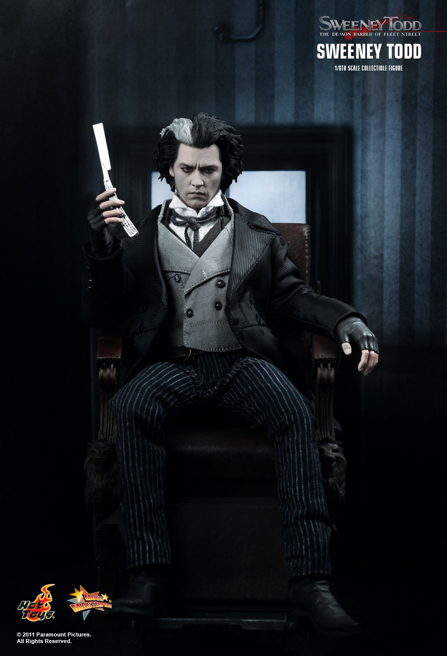 Hot Toys The Demon Barber of Fleet Street SWEENEY TODD 1/6th Scale FIGURE STAND