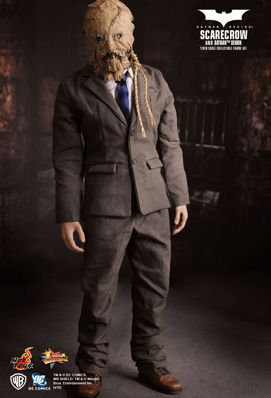 Hot toys scarecrow discount