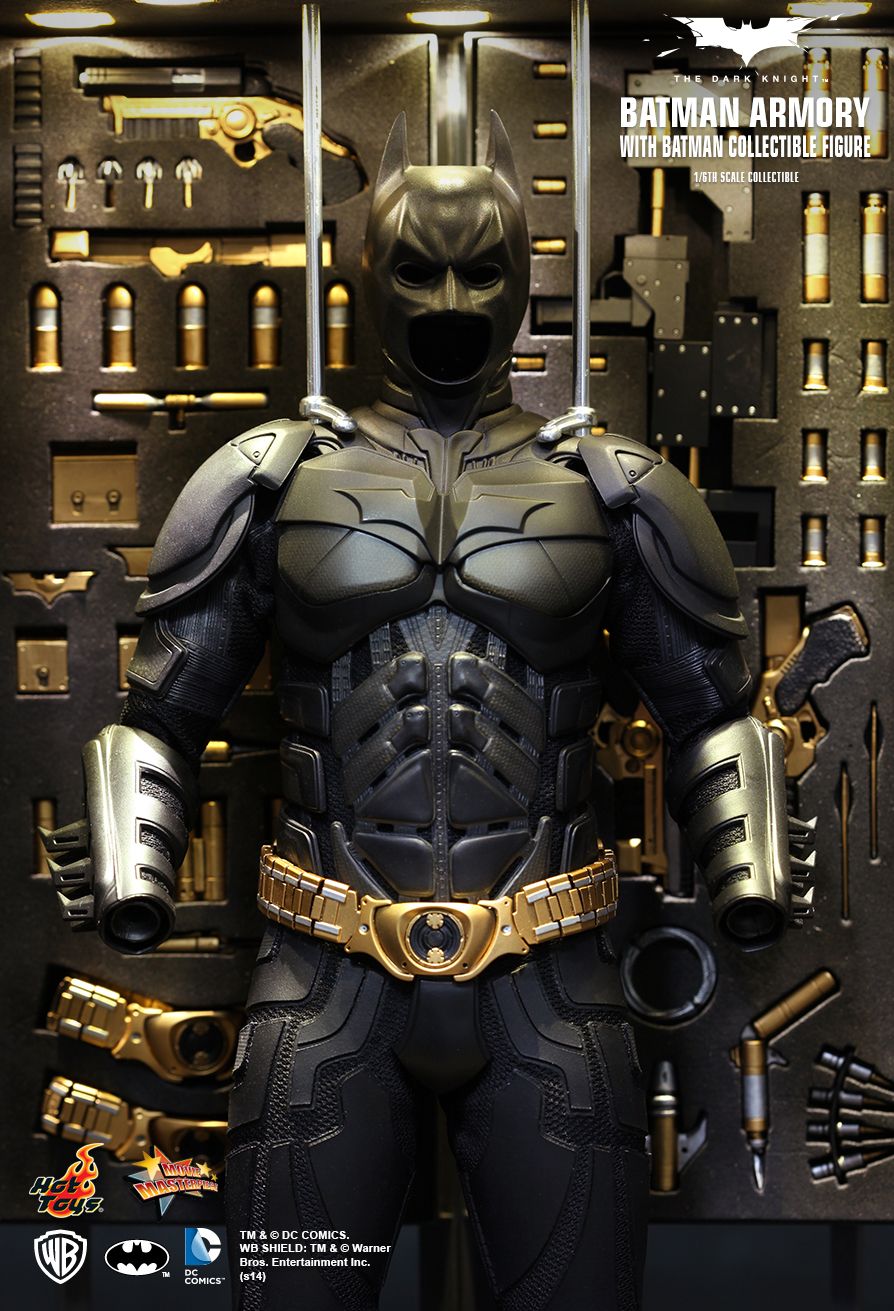 [Hot Toys] Batman Armory - Bruce Wayne e Alfred - LANÇADO!!! PD1388122487f4Q