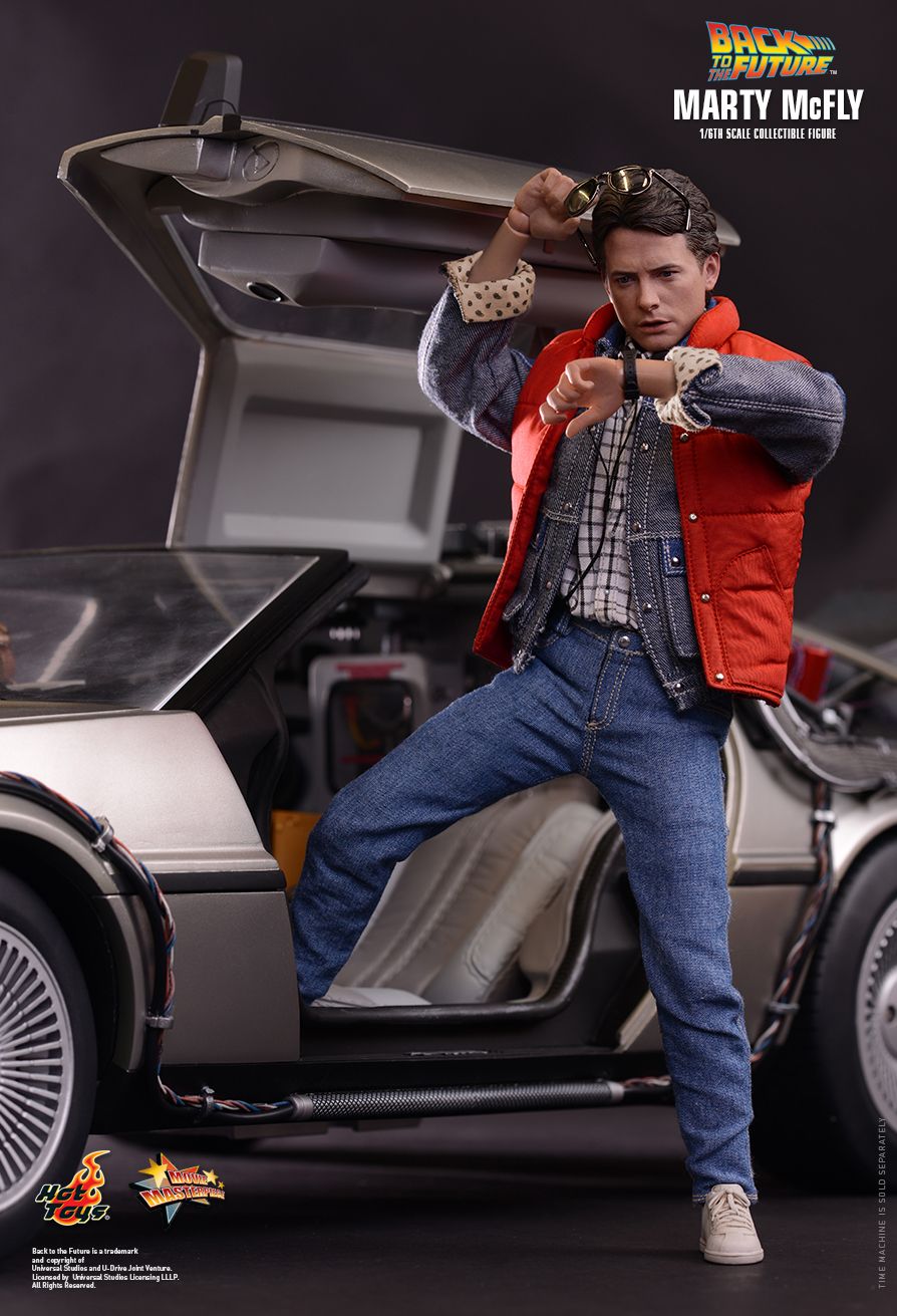 Back to the Future Part II DeLorean (Full Deluxe Version including Marty  McFly and Doc Brown) 1:10 Scale Statues – Back to the Future™
