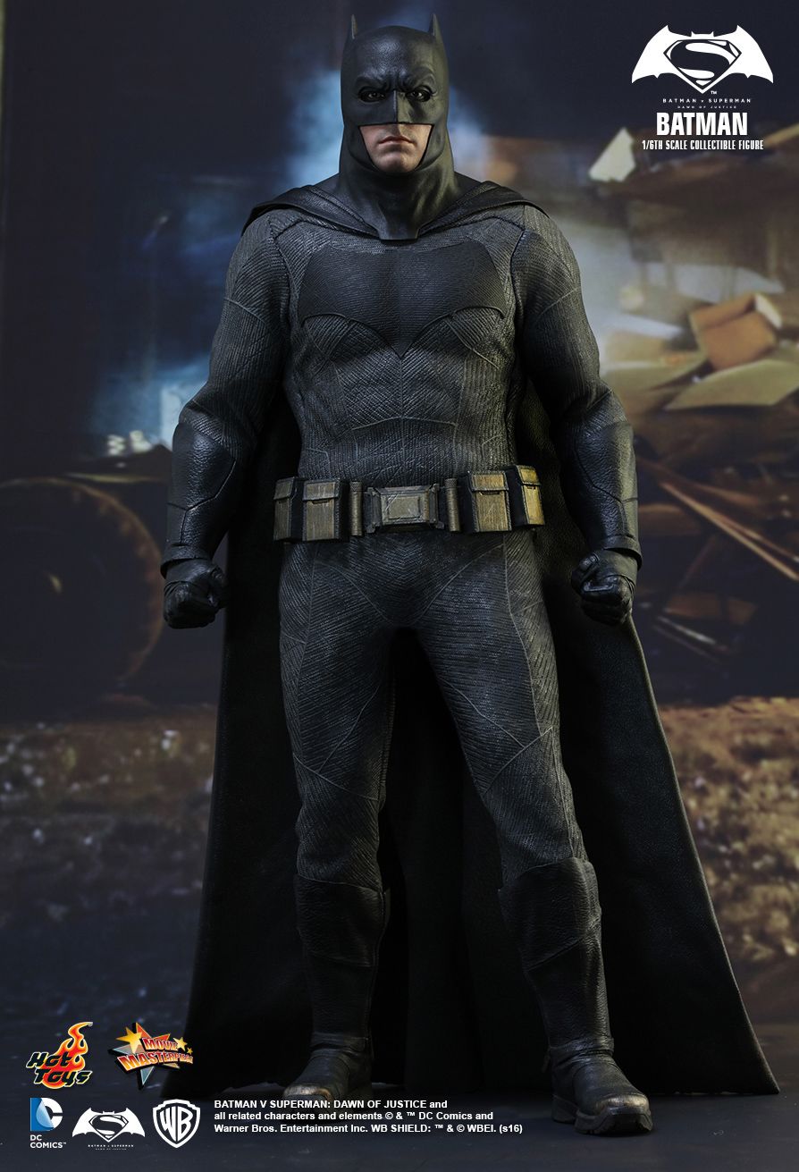 hot toys bvs batman tech cowl