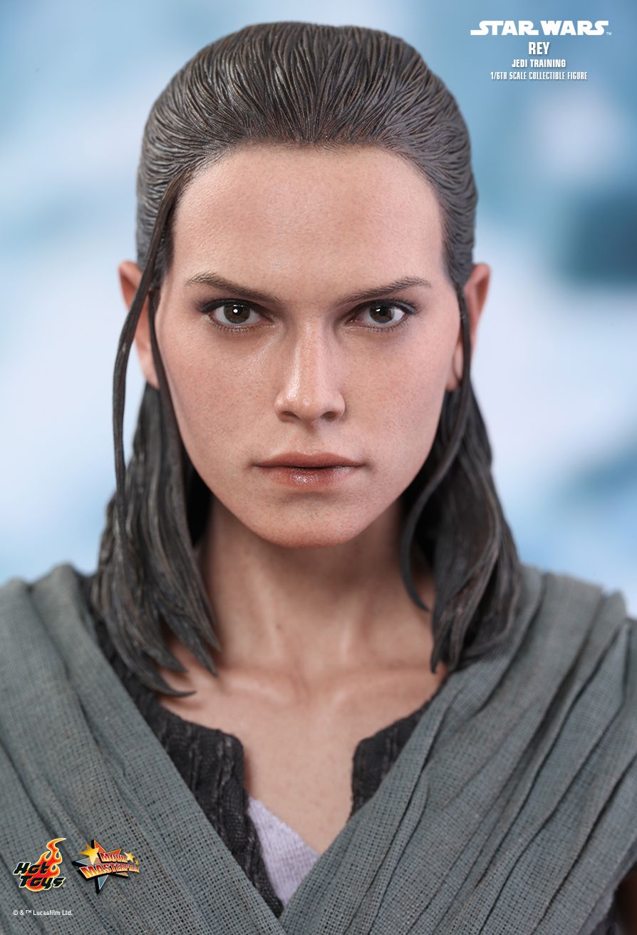 Blue Star Blade Reviews >> Hot Toys : Star Wars: The Last Jedi - Rey (Jedi Training) 1/6th scale Collectible Figure Blue Star Blade Reviews >> Hot Toys : Star Wars: The Last Jedi - Rey (Jedi Training) 1/6th scale Collectible Figure