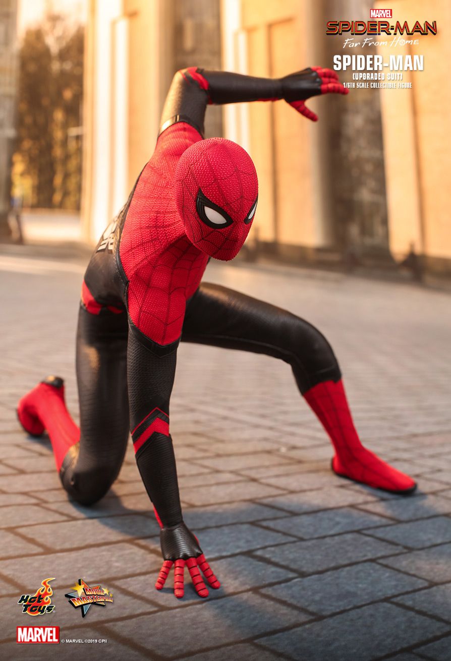 hot toys spider man upgrade suit