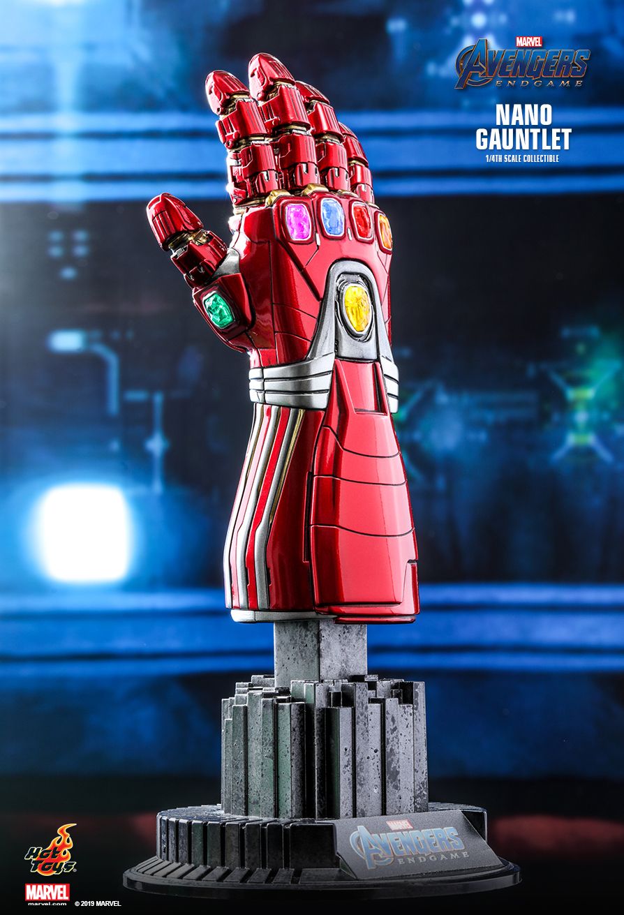 hot toys stark gauntlet