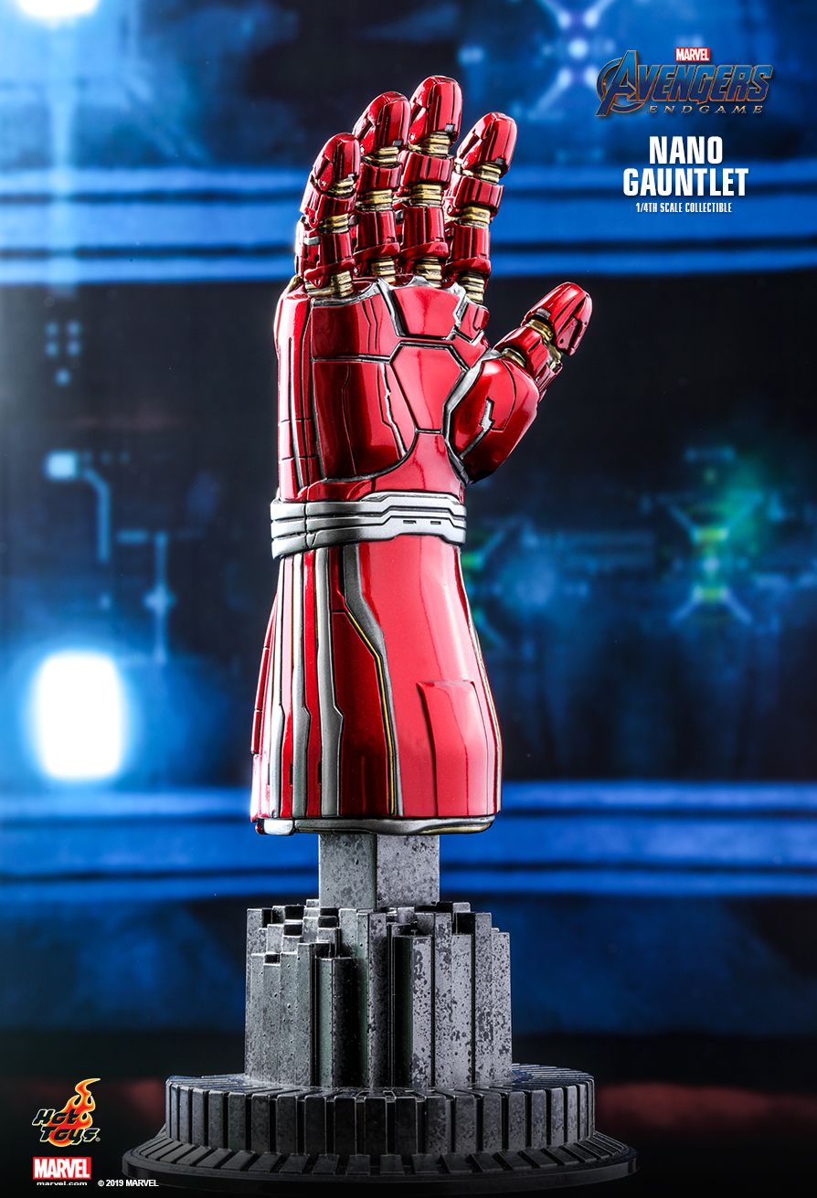 hot toys stark gauntlet