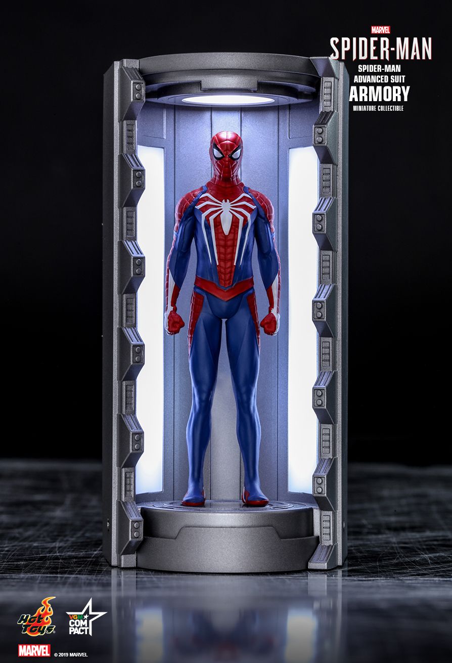 mini spiderman figure